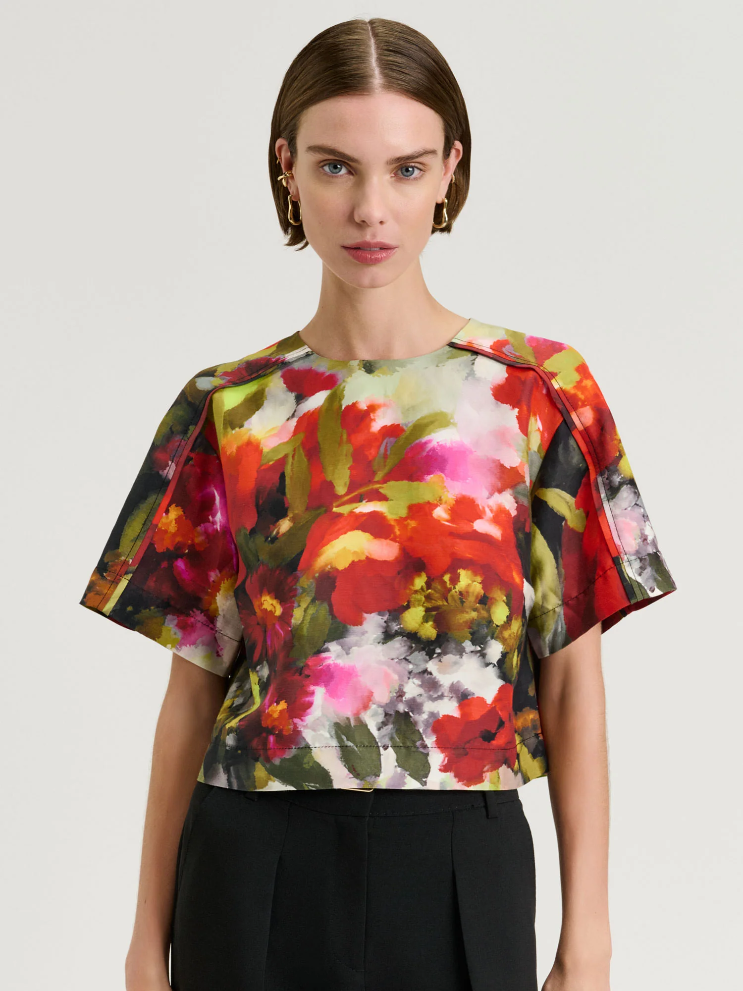 PAINTERLY BLOOM LINEN VISCOSE TOP