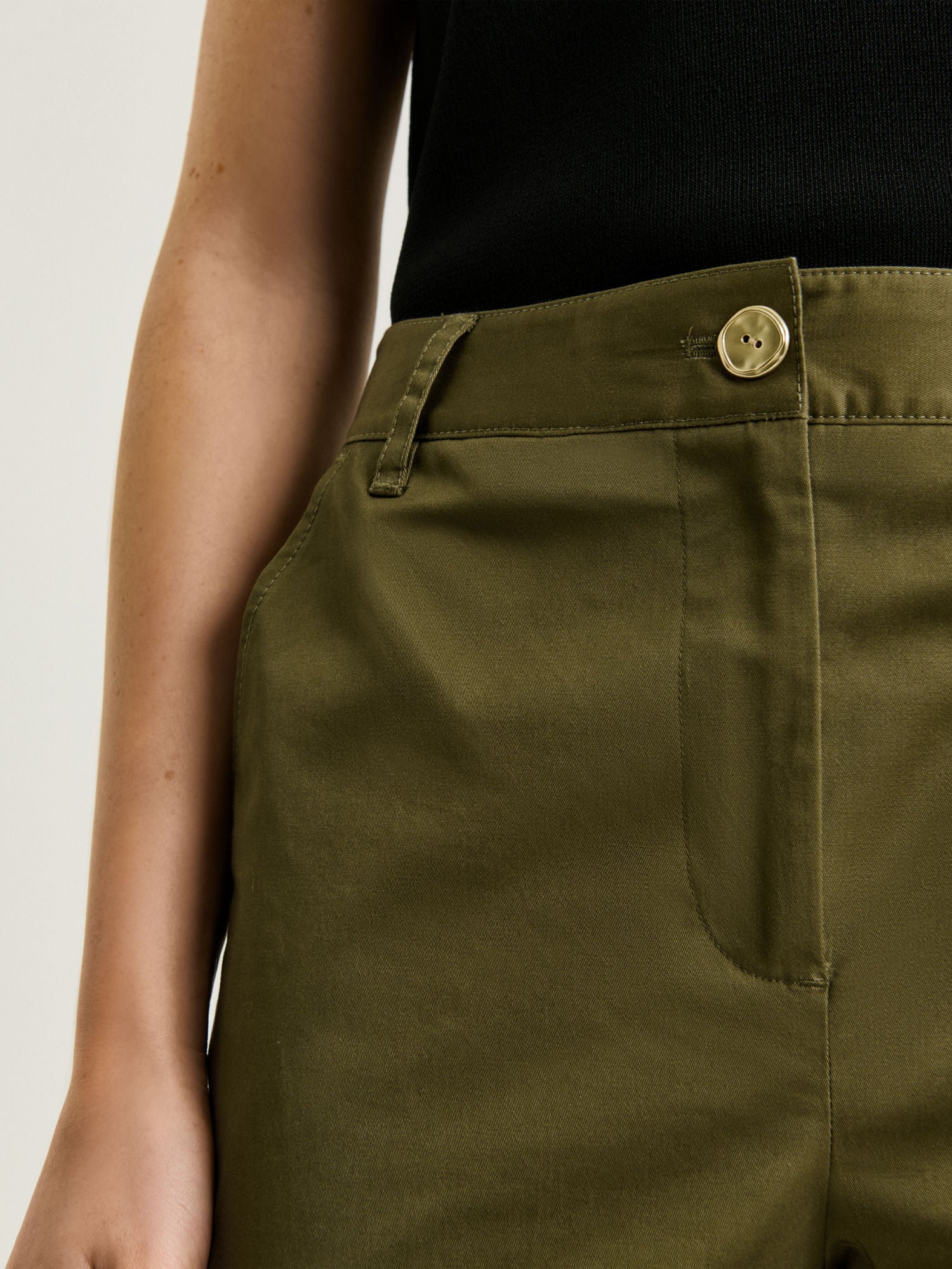 STRETCH COTTON TWILL BARREL LEG PANT - Image 4